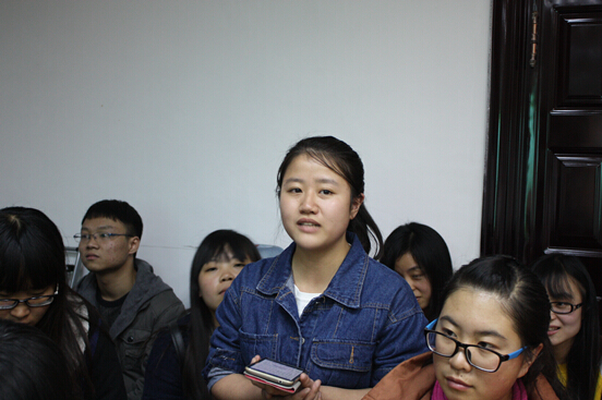 谈球吧师生座谈会顺利举行