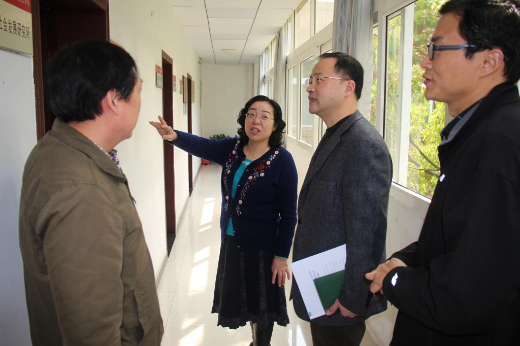 公司党委书记何光彩赴谈球吧调研