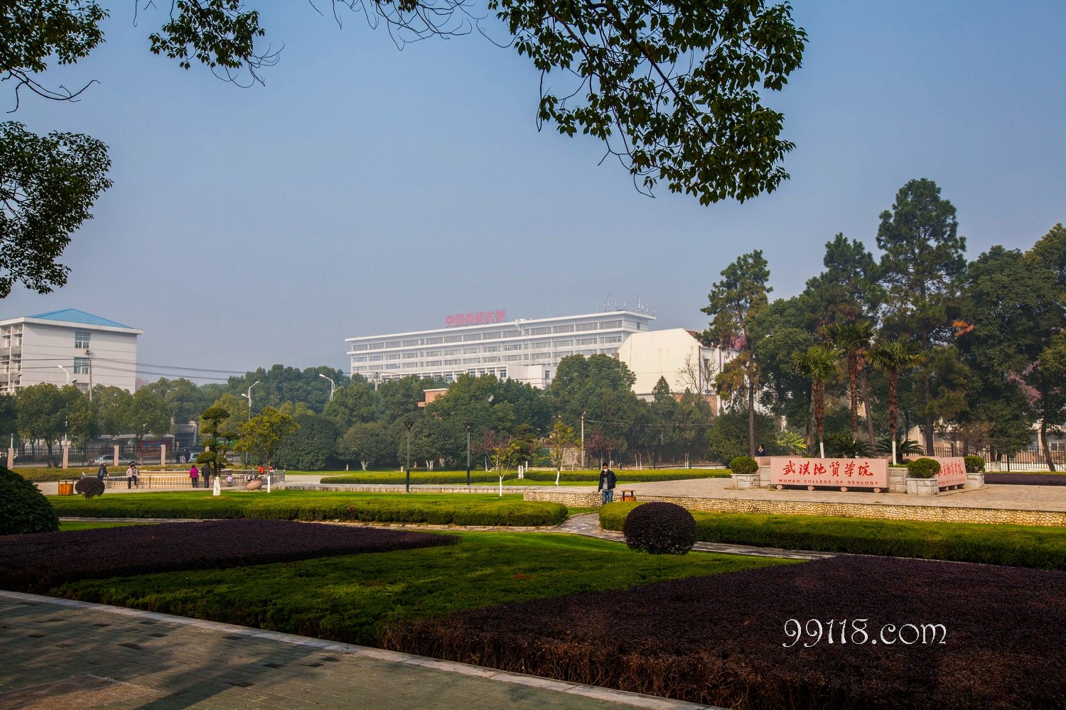 谈球吧网页版登录入口东区