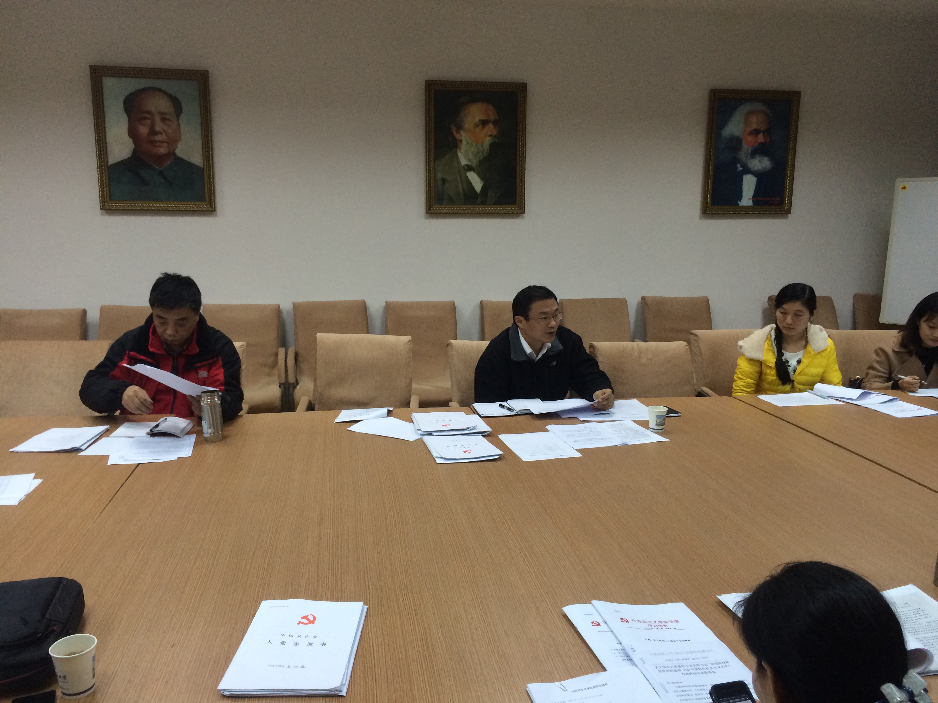 谈球吧开展党委理论专题学习